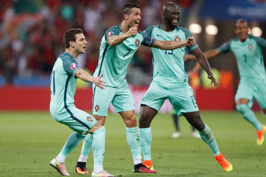 开云体育下载-丹麦羽毛球队碾压英格兰羽毛球队，陶菲克打破历史纪录