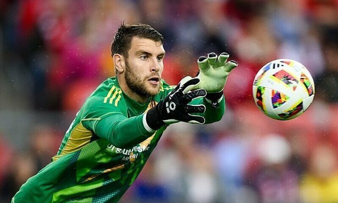 开云体育在线-印尼队逆转法国队，黄鸭组合惊艳四座