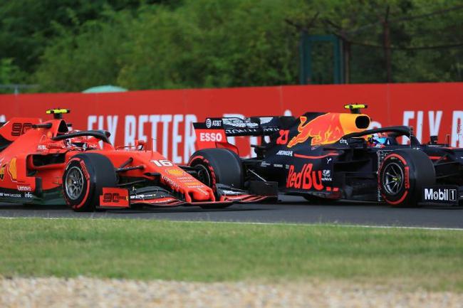 开云体育官网-红牛二队鏖战法拉利，拉塞尔扛起全队